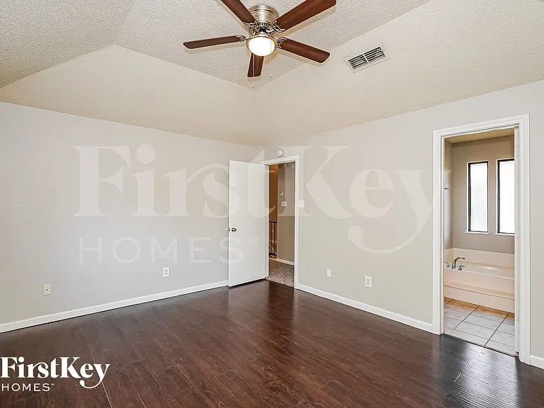 6476 Sudbury Way — Photo 9