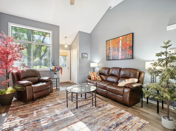 18092 Settlers Way, Eden Prairie, MN 55347