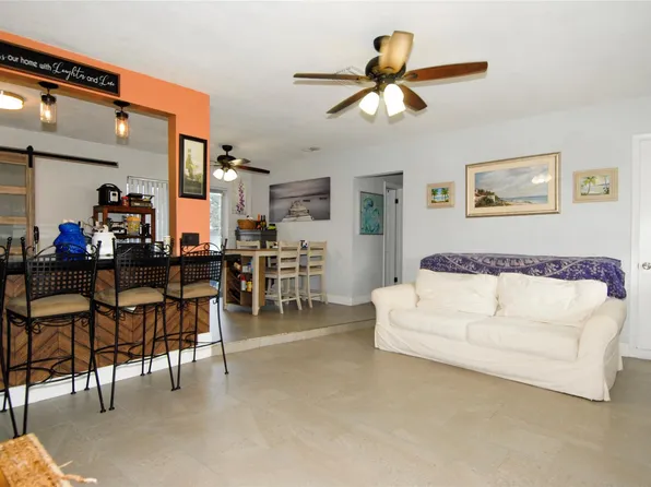 319 SW 9th Court, Delray Beach, FL 33444