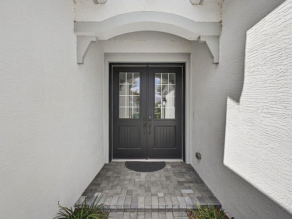 4th image of 15234 Wildwood Circle
