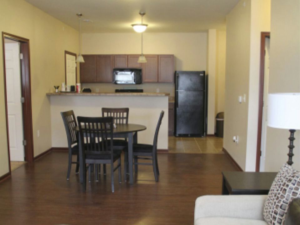 1st image of 2580 1st Ave S APT 305