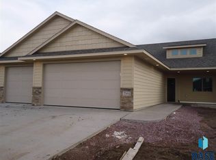 7501 W Flowerfield Pl, Sioux Falls, SD 57106
