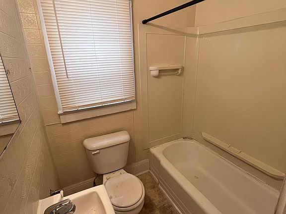 5th image of 754 Fremont St #1