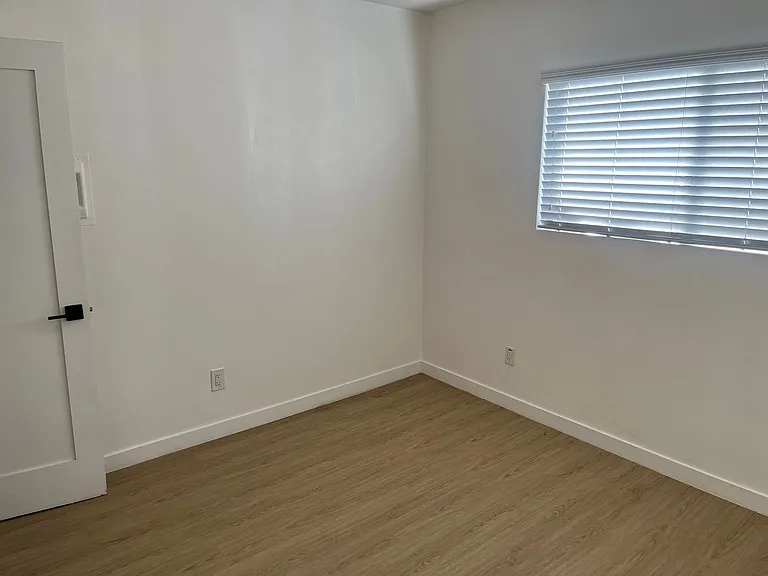 255 S Avenue 55 — Photo 27
