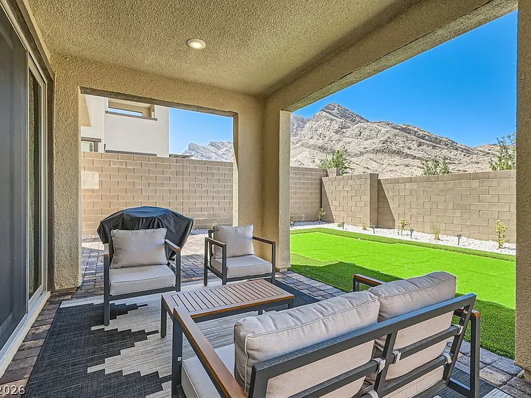 11604 Desert Hollow Ave — Photo 24