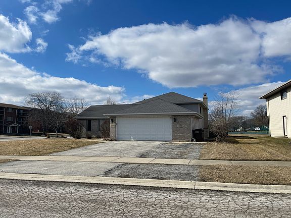 2nd image of 22634 Parkview Dr