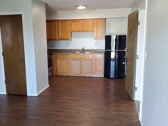 4th image of 3803 N Rockwell Ave #108
