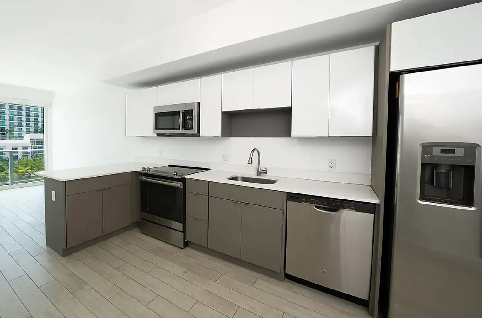 1 bed, 574 sqft, $2,300 — Photo 1