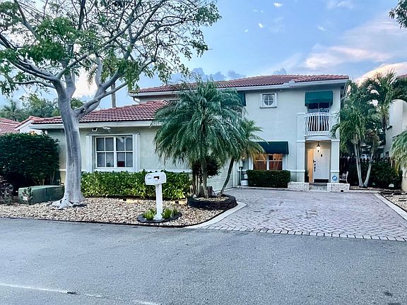 2nd image of 4725 NW 7th Manor