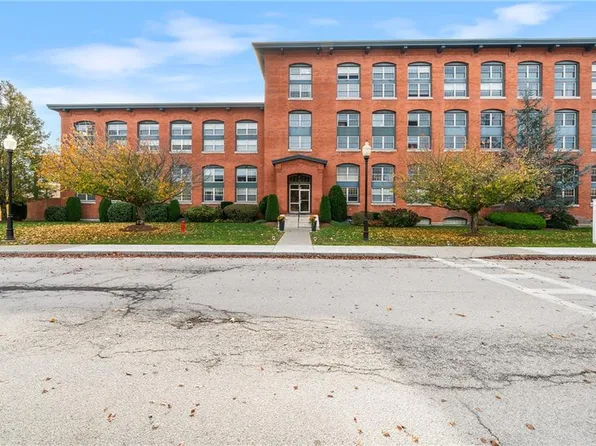 1 Tupperware Dr Unit 240, North Smithfield, RI 02896