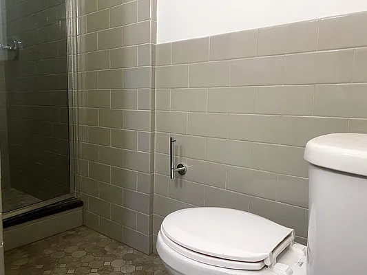 Rented by Buchbinder & Warren | media 39