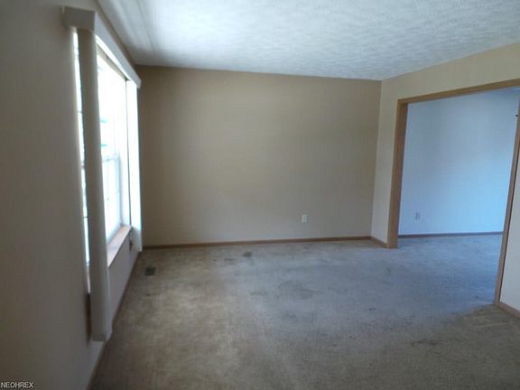 2nd image of 376 Eastland Ave