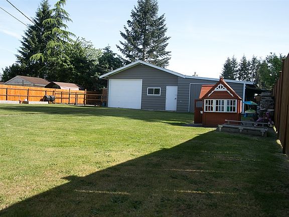 5th image of 5304 86th Pl NE