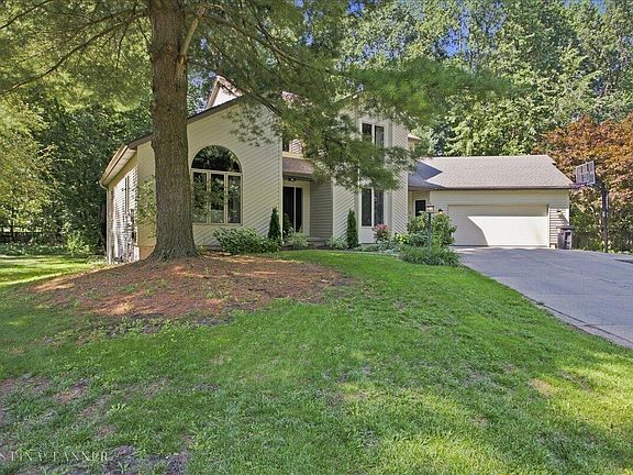 3rd image of 4569 Chandler Dr