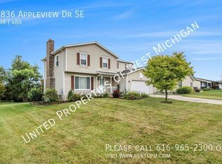 5836 Appleview Dr SE, Kentwood, MI