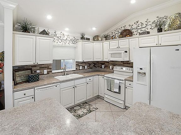 4th image of 2733 MIDLAND TERRACE
