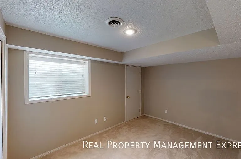 305 E Pine Lake Dr — Photo 35
