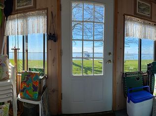 12930 W Shore Dr, Houghton Lake, MI 48629
