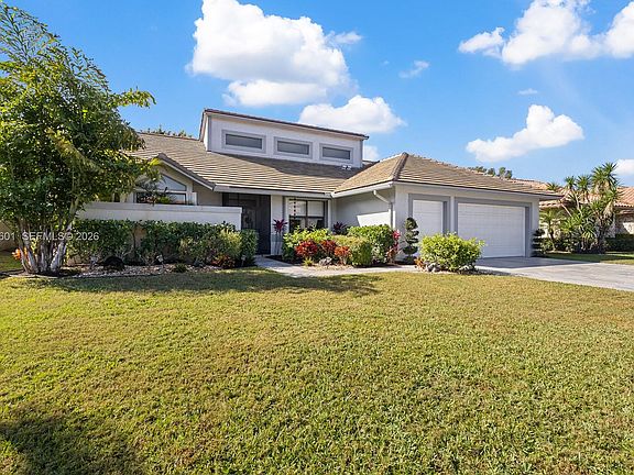 2nd image of 10122 Canoe Brook Cir