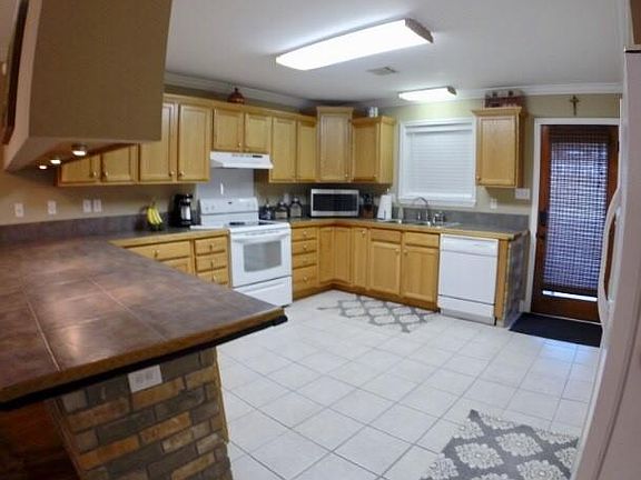 5th image of 127 Pebble Beach Dr