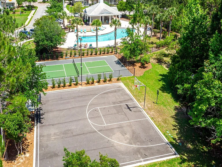 Date Palm Ln — Photo 17