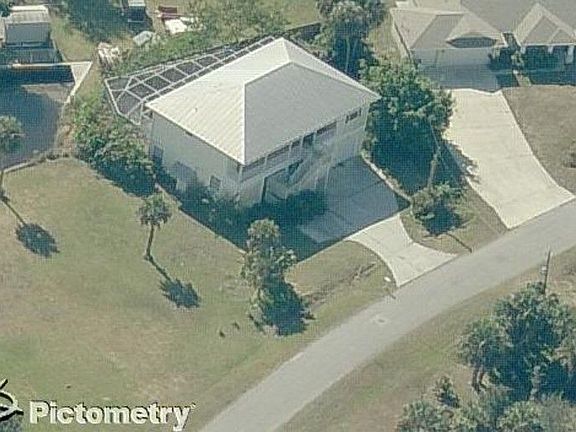 2nd image of 320 Shore Dr