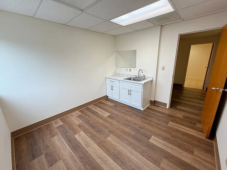 1230 Woodland Dr #117 — Photo 8