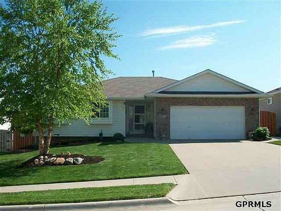 2nd image of 3711 Helwig Ave