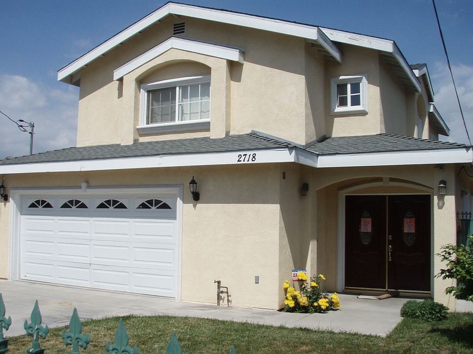 1st image of 2718 Kelburn Ave