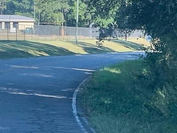 5th image of 1009 R L Coward Rd