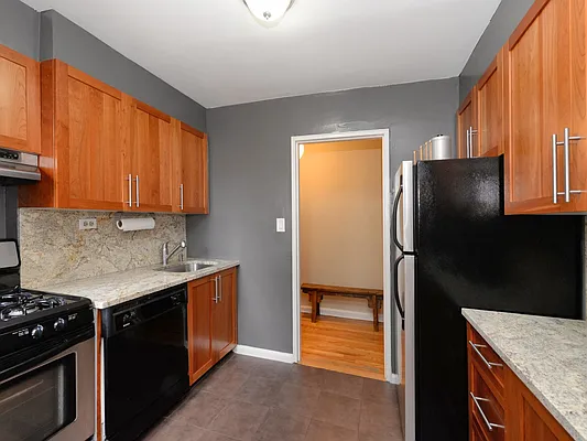 Sold by Century 21 Benjamin Realty | media 33