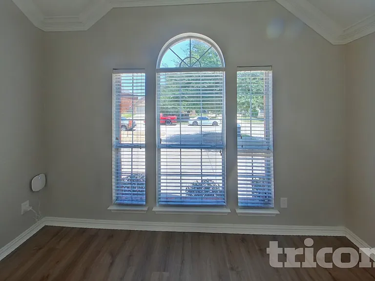 7814 Longbow Ln — Photo 15