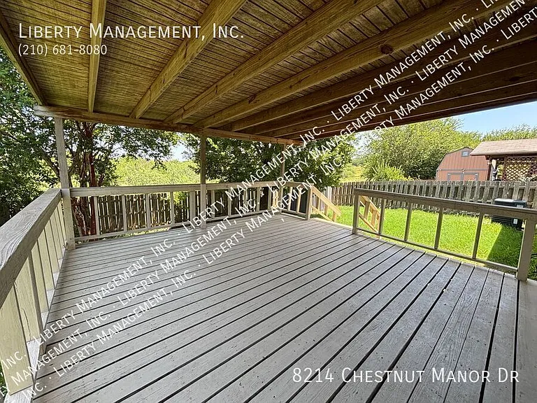 8214 Chestnut Manor Dr — Photo 23