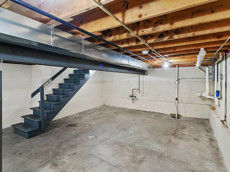 2203 Ottawa Ave — Photo 11