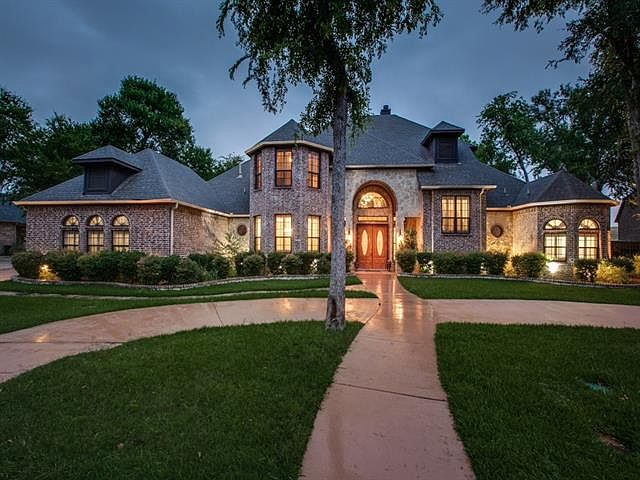 1st image of 412 Forest River Ct