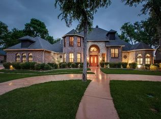 412 Forest River Ct, Fort Worth, TX 76112