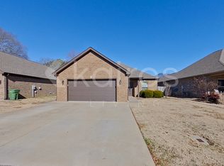 103 Lyn Ln, Tuscumbia, AL 35674