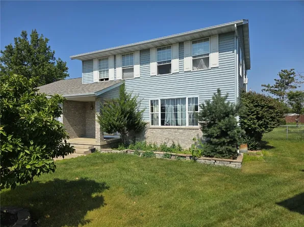 123 Rich Mar Ct NW, Cedar Rapids, IA 52405