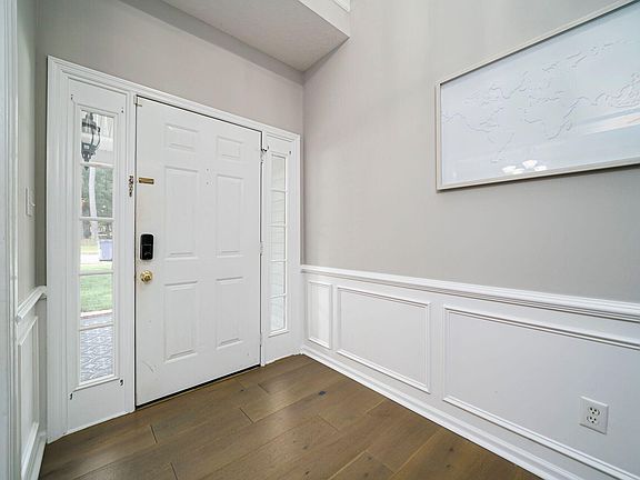 5th image of 4543 Glastonbury Drive