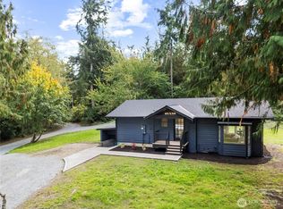 940 Hoppy Trail Way, Camano Island, WA 98282