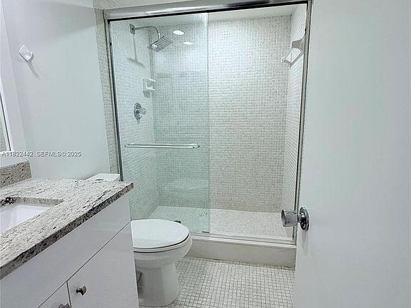 4th image of 3980 Oaks Clubhouse Dr