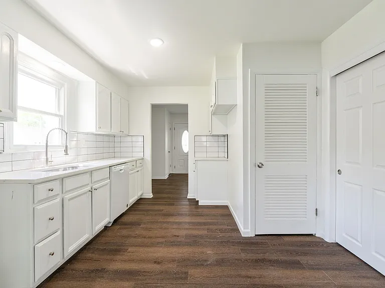 2857 Woodgrove Dr — Photo 2