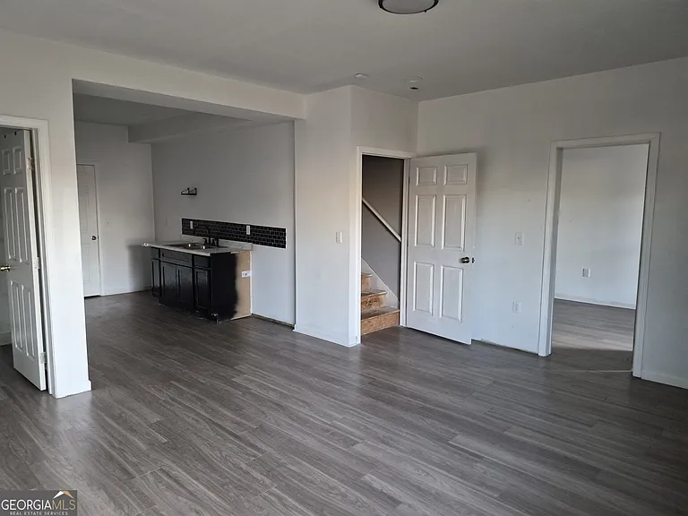 1506 Charcoal Ives Rd — Photo 8