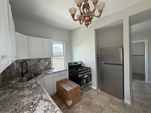 2nd image of 212 Beacon Ave