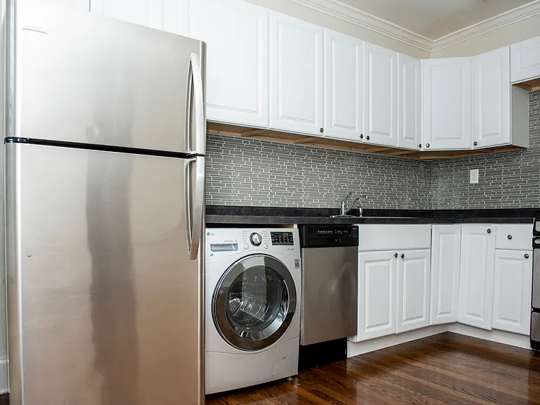 2129 N Dayton St #203 — Photo 1