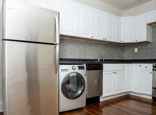 2129 N Dayton St #203, Chicago, IL 60614