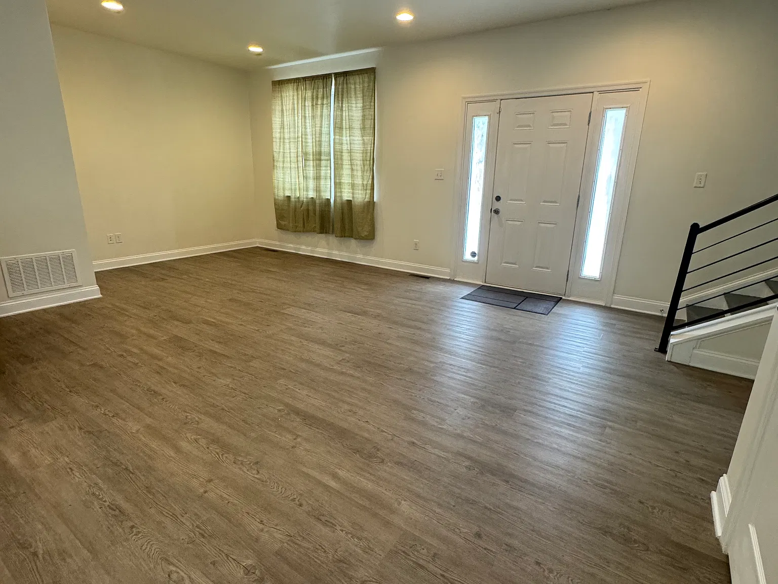 2 bed, 2.5 bath, 1250 sqft, $1,900 — Photo 4