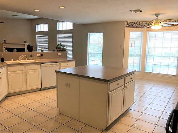 3rd image of 6307 Turtle Creek Dr