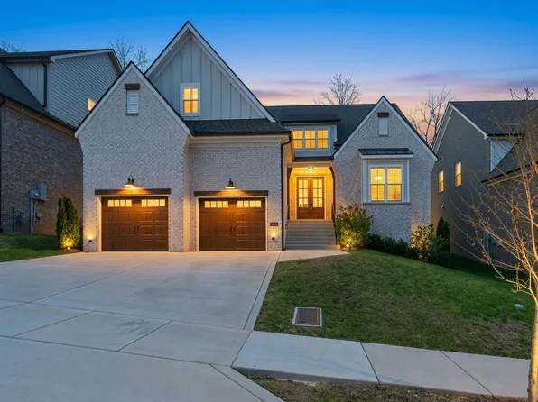 240 Valley Bend Dr, Nashville, TN 37214