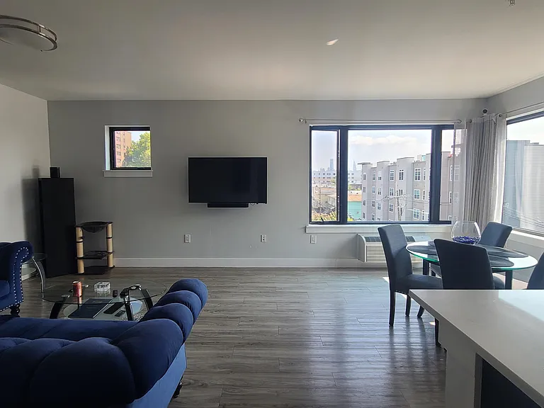 5711 Washington St #301 — Photo 2